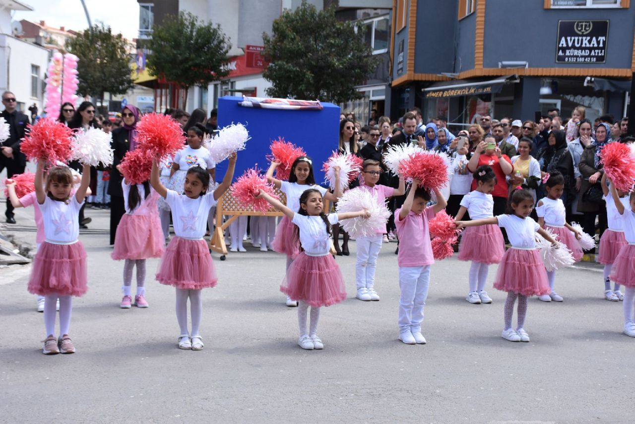 23 Nisan Coşku İçinde Kutlandı